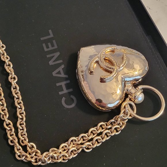 22C Chanel CC Long Necklace Heart Locket - AB7531 B07266 - Picture 14 of 16